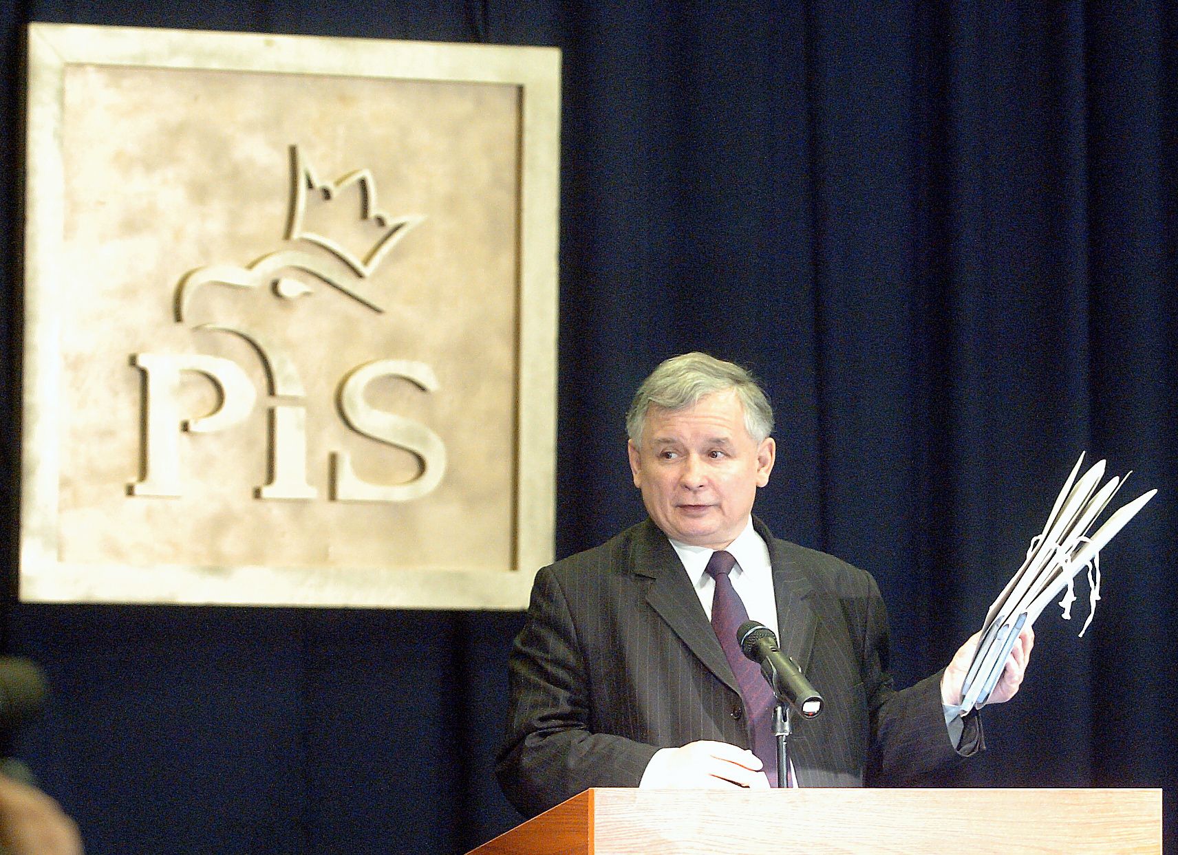 Jarosław Kaczyński polexitowcem tygodnia programu "Bez wyjścia"